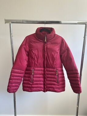 Fig packable down-filled puffer coat | Berry Burgundy | designed in Montreal | M